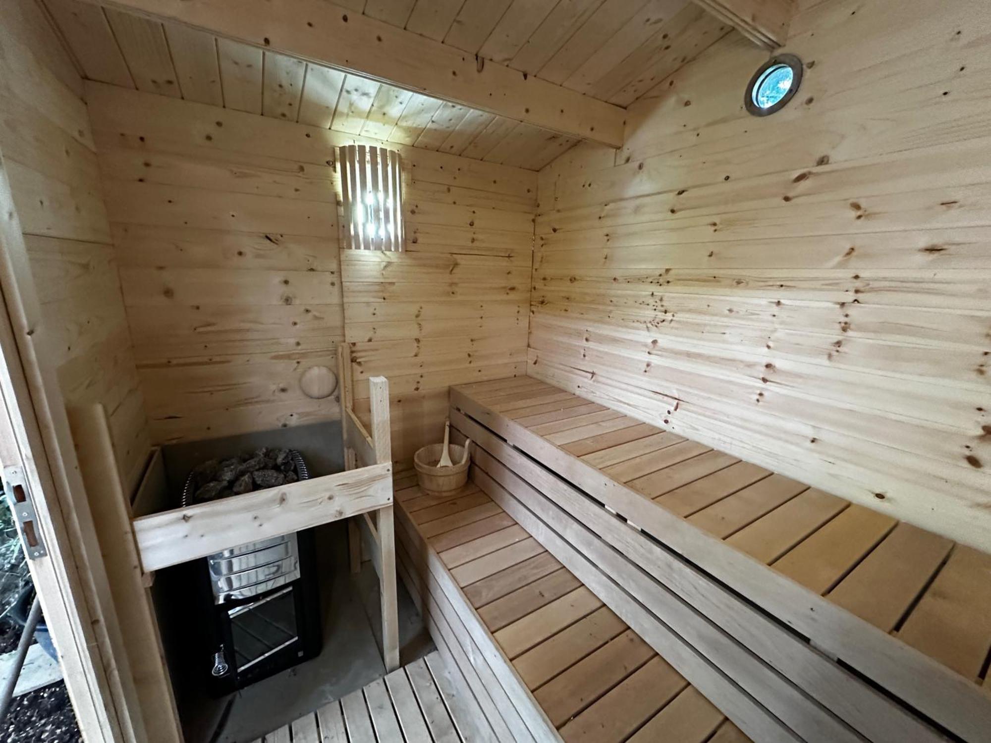 Retro Private Lodge With Hot Tub Nr Dartmoor Newton Abbot Kültér fotó